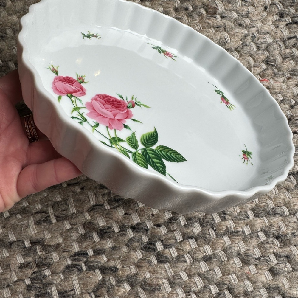 Vintage ✨HP✨ 🥀 ONEDIA ROSE Porcelain Fluted Pie Pan